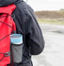 Káva do hrníčku při home office díky rCUP kelímku na výlety GreenStore.cz