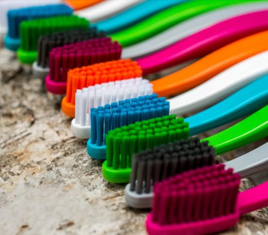 Biobrush Přírodní zubní kartáček medium - růžový