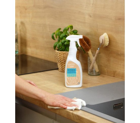 Dezinfekční prostředek na omyvatelné povrchy 750ml Yellow a Blue