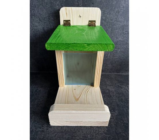 Krmítko na desce bez vrtání do stromu