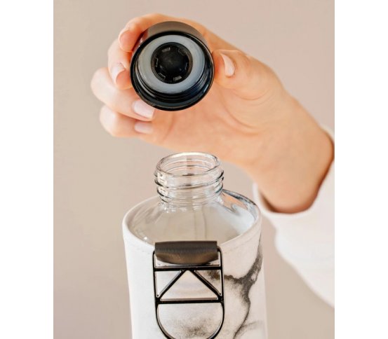 Equa Skleněná láhev s obalem Mismatch Stone 750ml 3