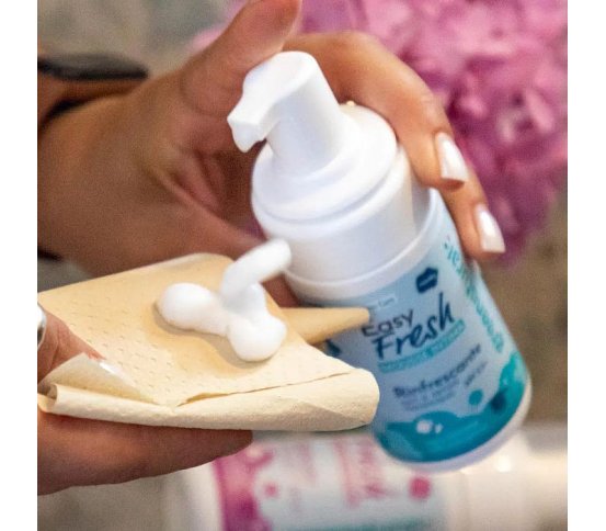 Greenatural Bezoplachová intimní mycí pěna Easy Fresh osvěžující 100ml 1