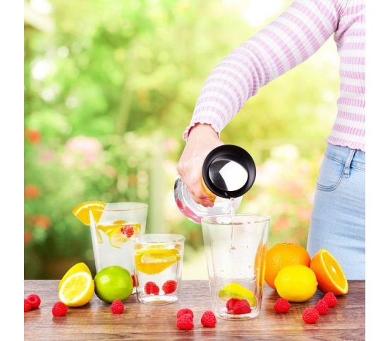 Karafa na vodu z borosilikátového skla