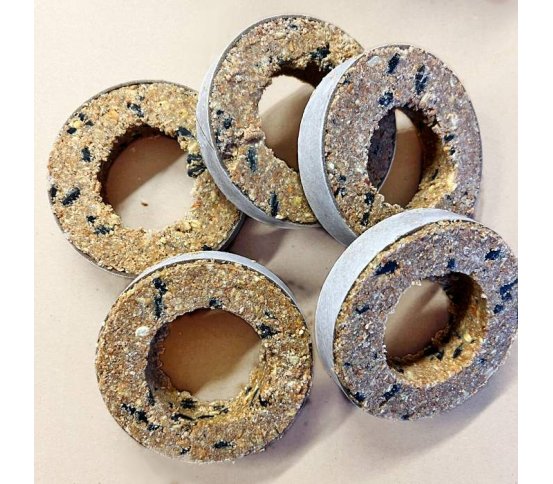 Kolečka s lojovou náplní pro ptáky na zavěšení