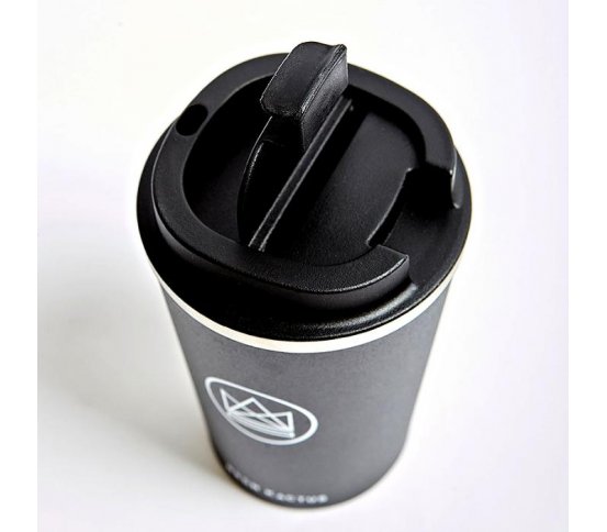 Ekologický termohrnek do auta s nepropustným víčkem