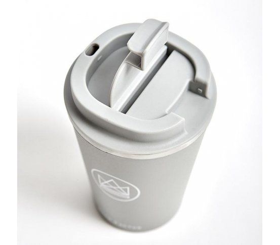 Cestovní nerezový termohrnek do auta