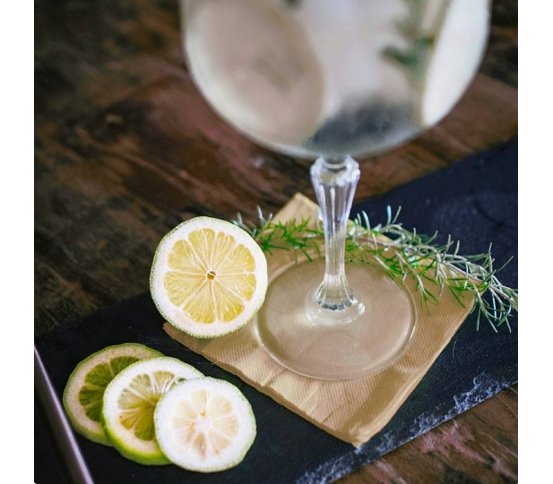 Papírový Přírodní hnědý ubrousek 24x24cm, 2vrstvý (250ks) Gastro praha