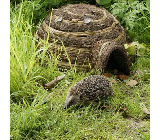 Kulatý domek pro ježky z materiálu Brushwood