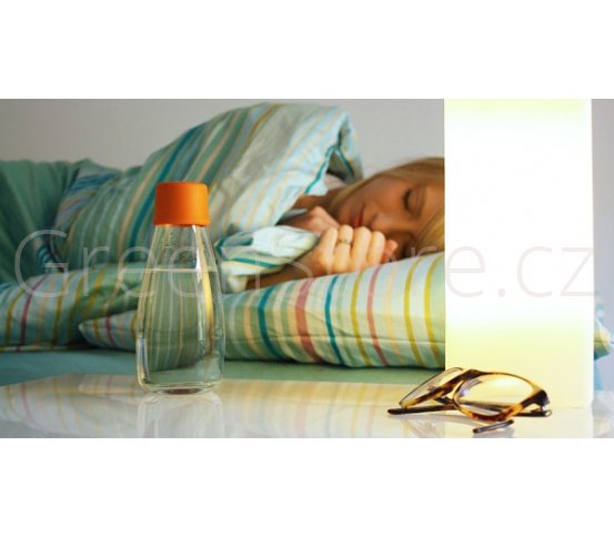 ReTap láhev na nočním stole před usnutím