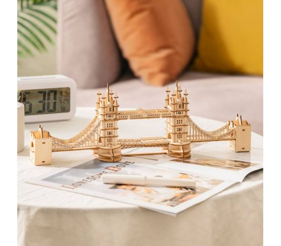 Dřevěné 3D puzzle s plánkem k sestavení