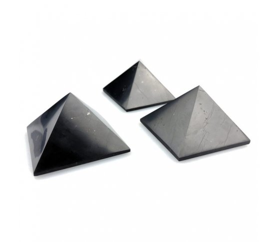 Šungitová pyramida leštěná 7x7cm pro harmonizaci 3