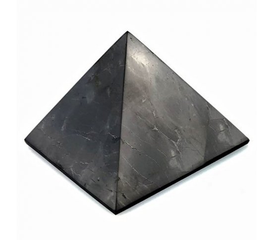 Šungitová pyramida leštěná 8x8cm pro harmonizaci