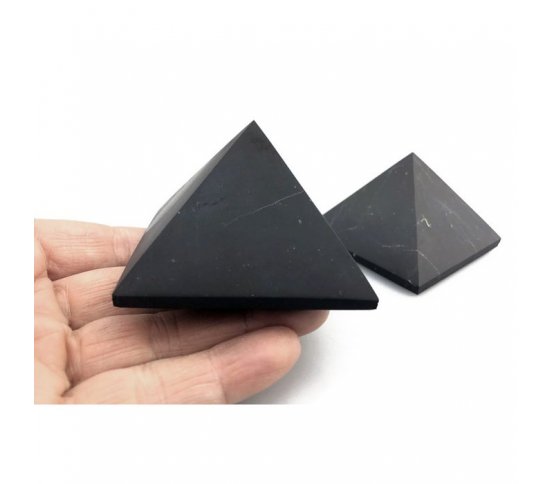 Šungitová pyramida neleštěná 6x6cm pro filtraci vody 3