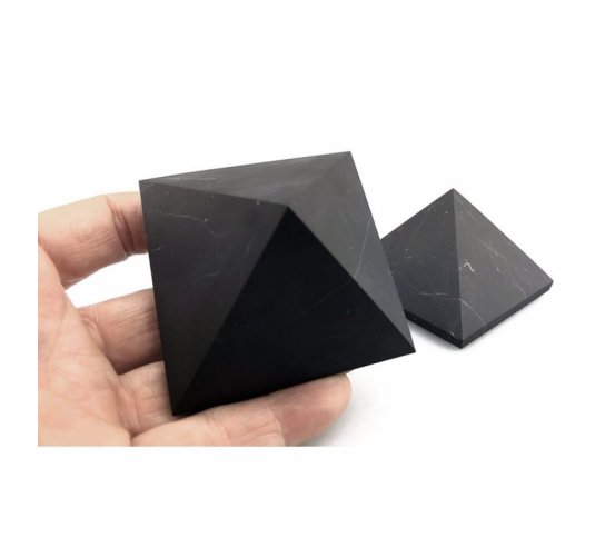 Šungitová pyramida neleštěná 6x6cm pro filtraci vody 2