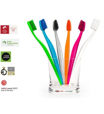 Biobrush Přírodní zubní kartáček medium s aktivním uhlím