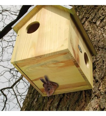 Dřevěná budka pro veverku Esschert Design 2