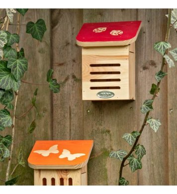Dřevěný domek pro berušky Diapozitiv