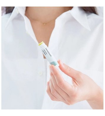 Hemptouch Intenzivně pečující balzám na rty 4,5g greenstore.cz