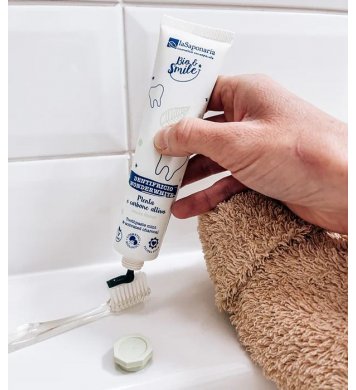 laSaponaria černá Bělící zubní pasta Wonder White BIO 75ml