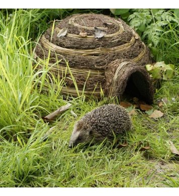 Kulatý domek pro ježky z materiálu Brushwood