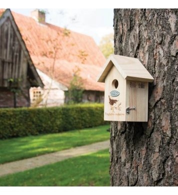 Zahradní dřevěná ptačí budka pro malé ptáky