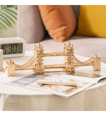 Dřevěné 3D puzzle s plánkem k sestavení