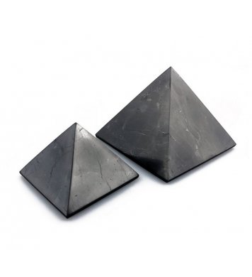 Šungitová pyramida leštěná 12x12cm pro harmonizaci 4
