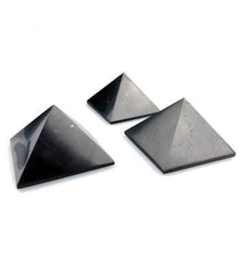 Šungitová pyramida leštěná 7x7cm pro harmonizaci 3