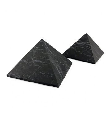 Šungitová pyramida neleštěná 8x8cm sungitstore