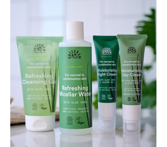 Čistící pleťový gel pro normální a suchou pleť.